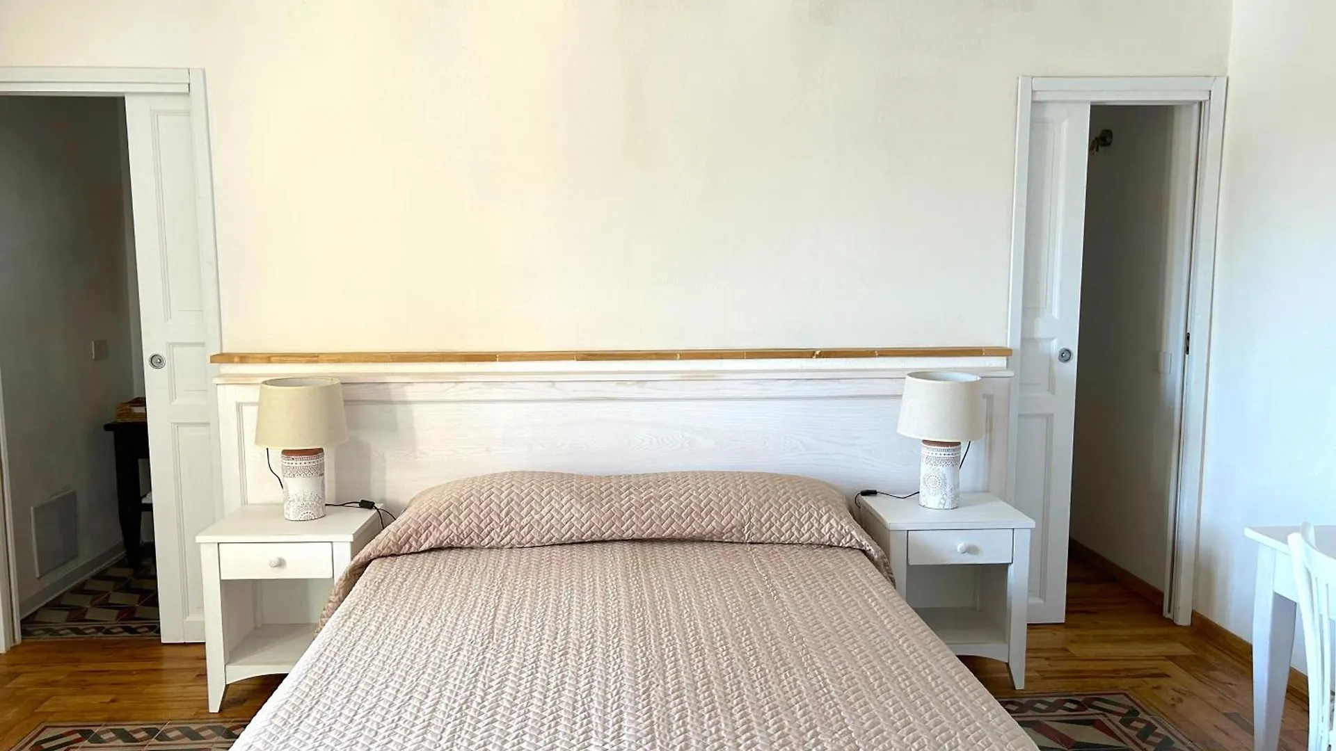 Guest house L'Araucaria Le Camere Riola Sardo Italy